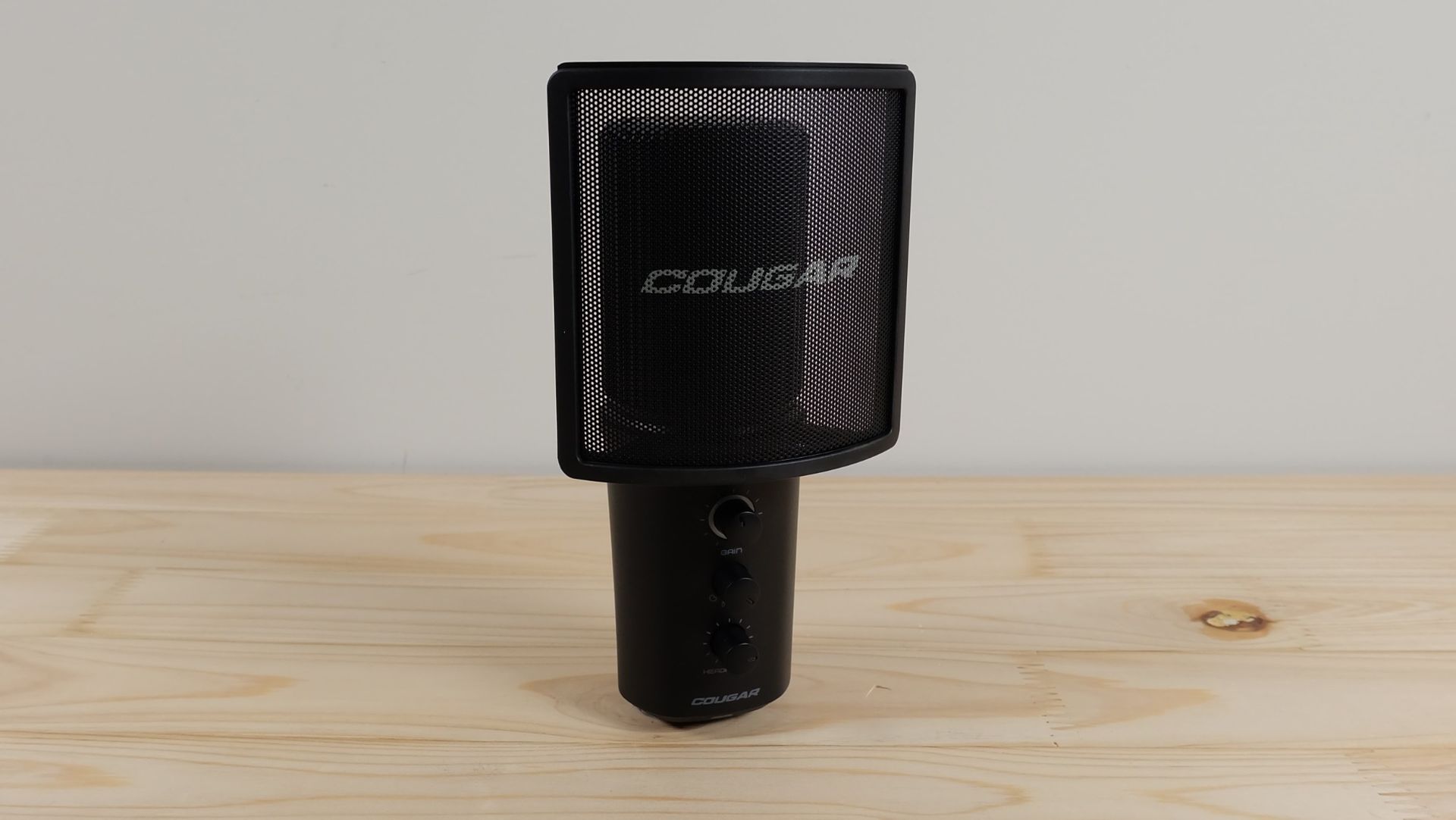 Обзор микрофона COUGAR Screamer-X