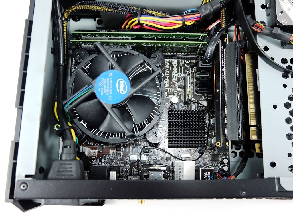 Under the Hood - CyberPowerPC Syber Vapor I Review - Page 4