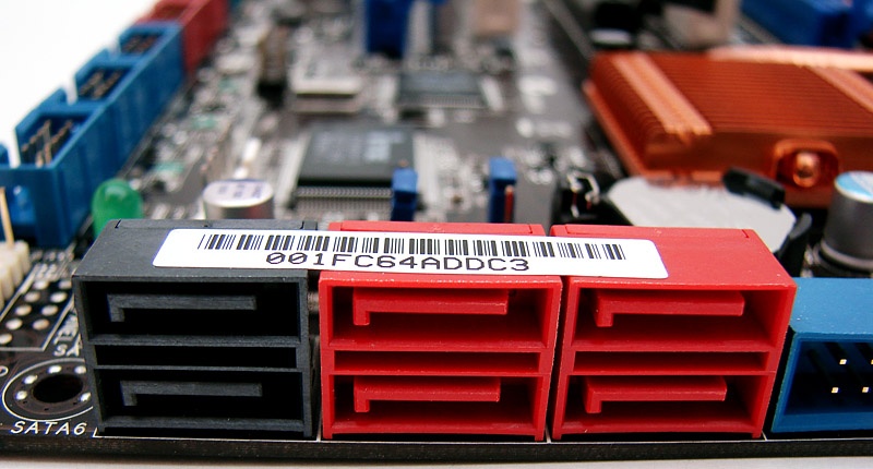The Board - Asus M3N-HT Deluxe / Mempipe Edition Review