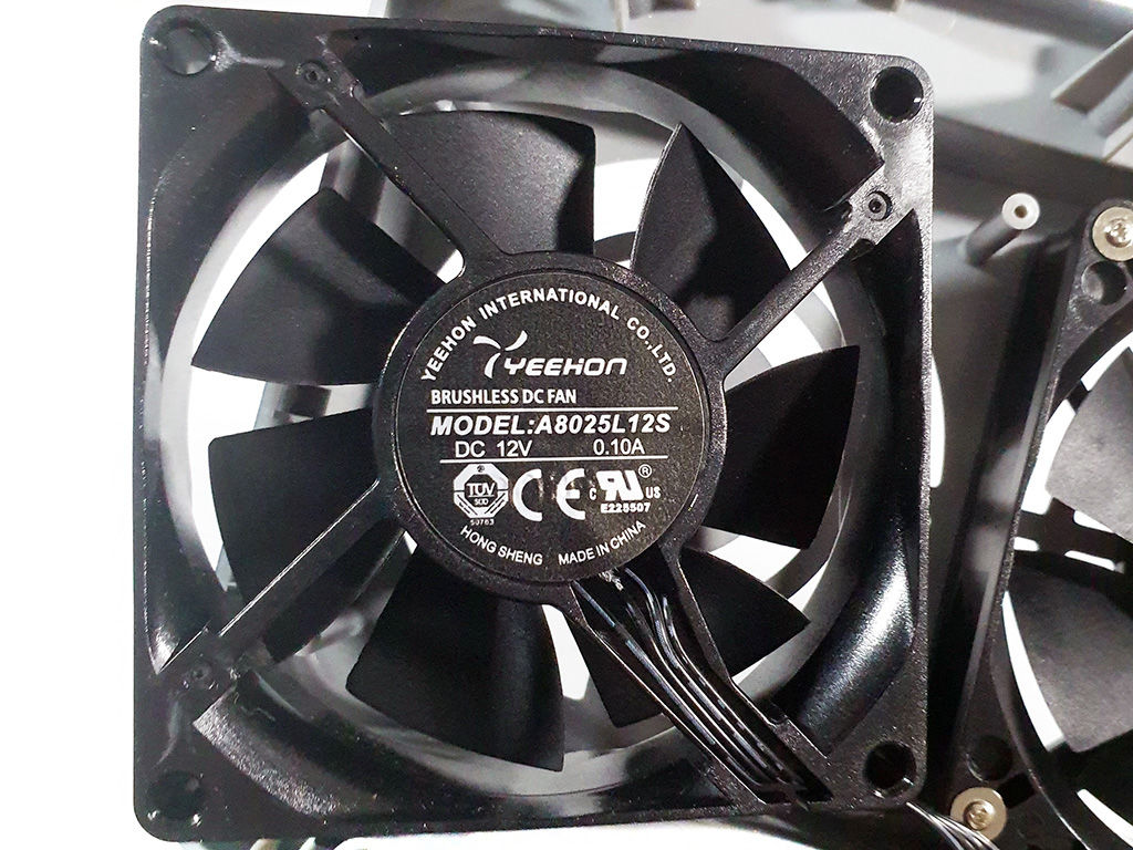 TERRAMASTER F5-221 5ベイNAS + 4GB DDR3 TerraMaster F5-221 NAS Review - TerraMaster F5-221 NAS Review