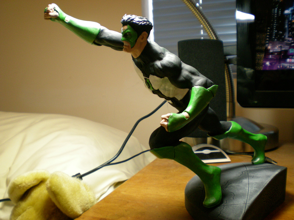 kyle rayner statue