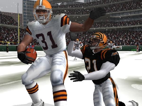 MADDEN NFL 2004 PS2 –